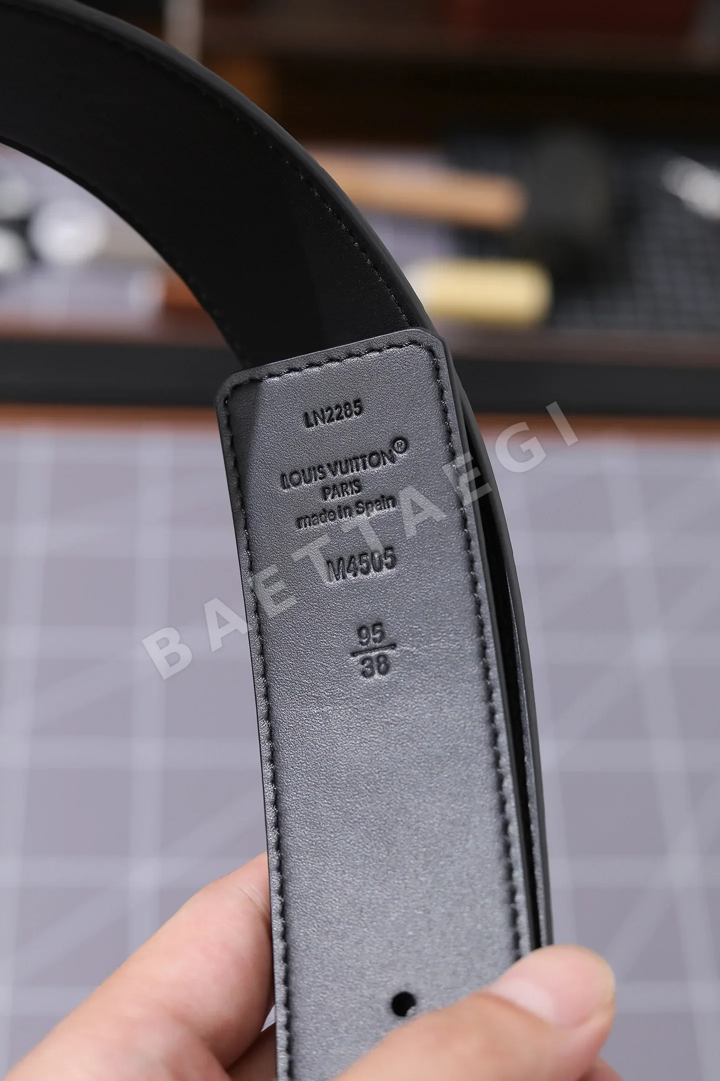 루이비통 폭 벨트 상세 이미지 5