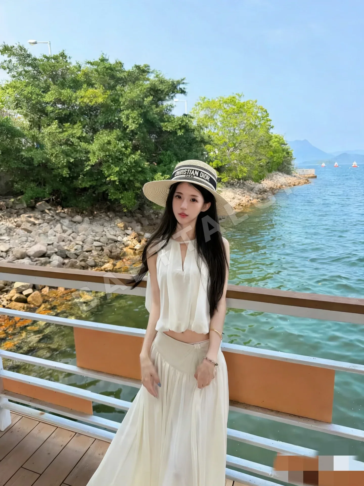 디올 웨빙 플랫 탑 스트로 모자 133639