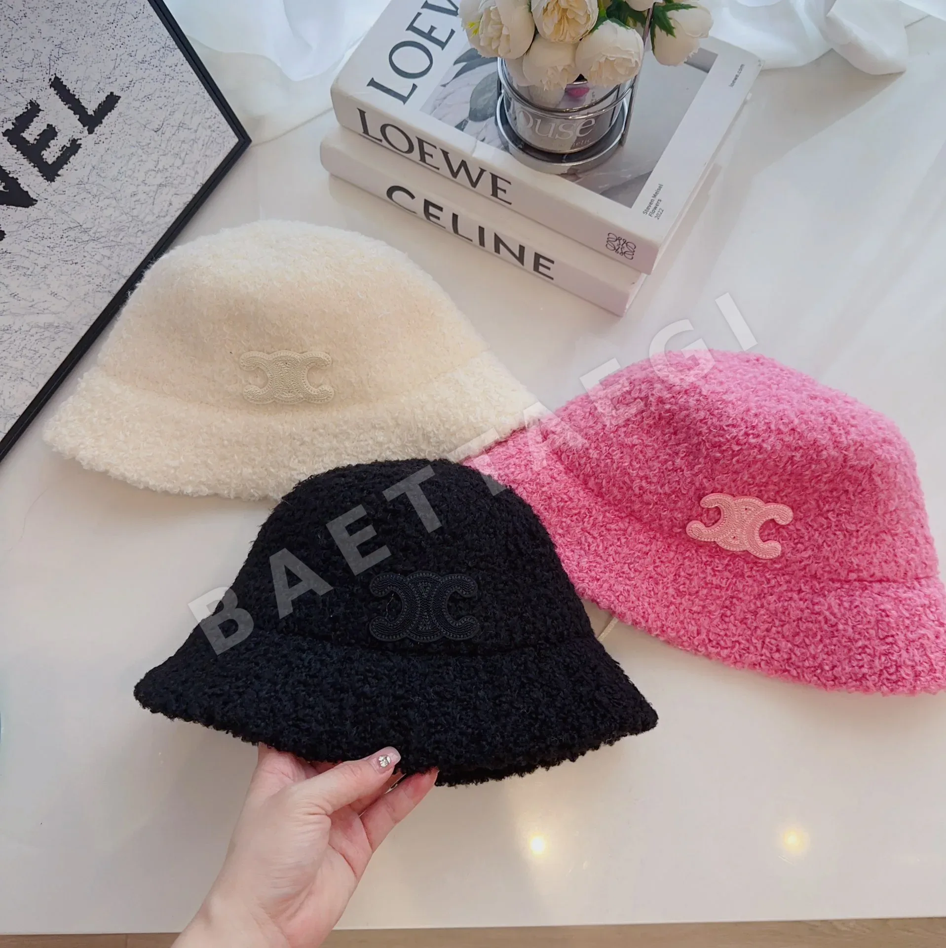 셀린느 플리스 미니 버킷 햇 84221