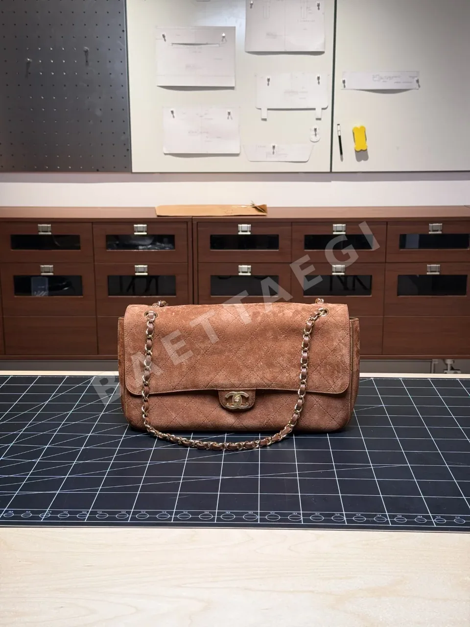 샤넬 스몰캡 사슴 가죽 가방 143587