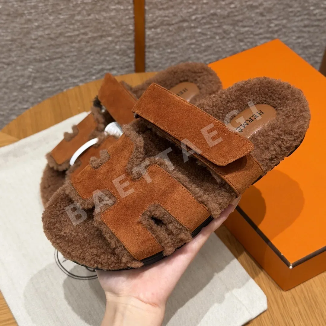 에르메스 시프르 샌들 골드 스웨이드 시그니처 컷아웃 상세 이미지 9