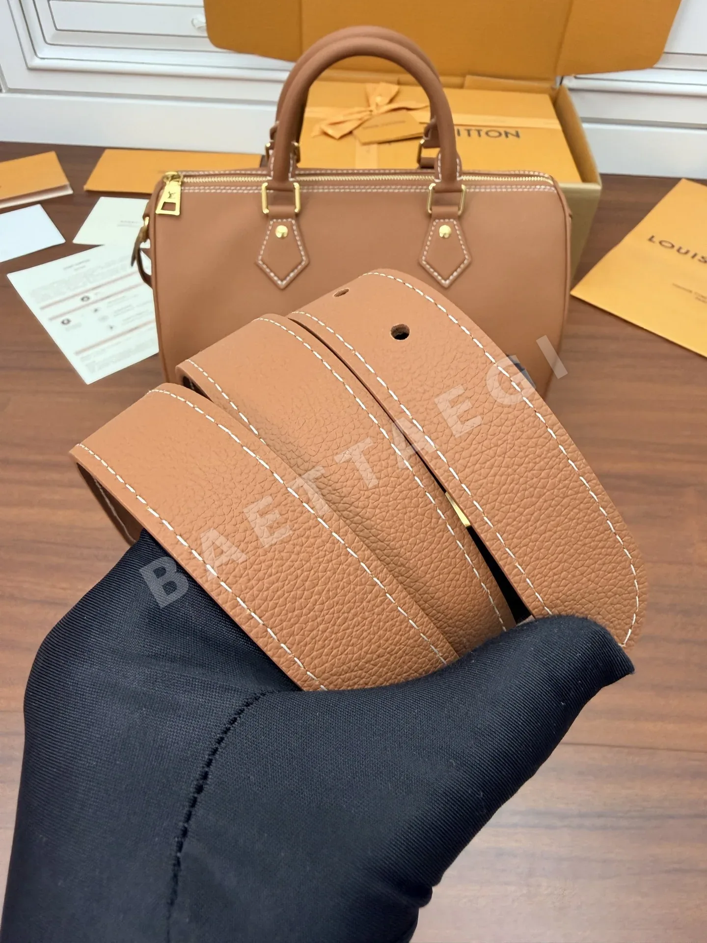 루이비통 다이아몬드 패턴 천연가죽 가방 M24892 상세 이미지 9
