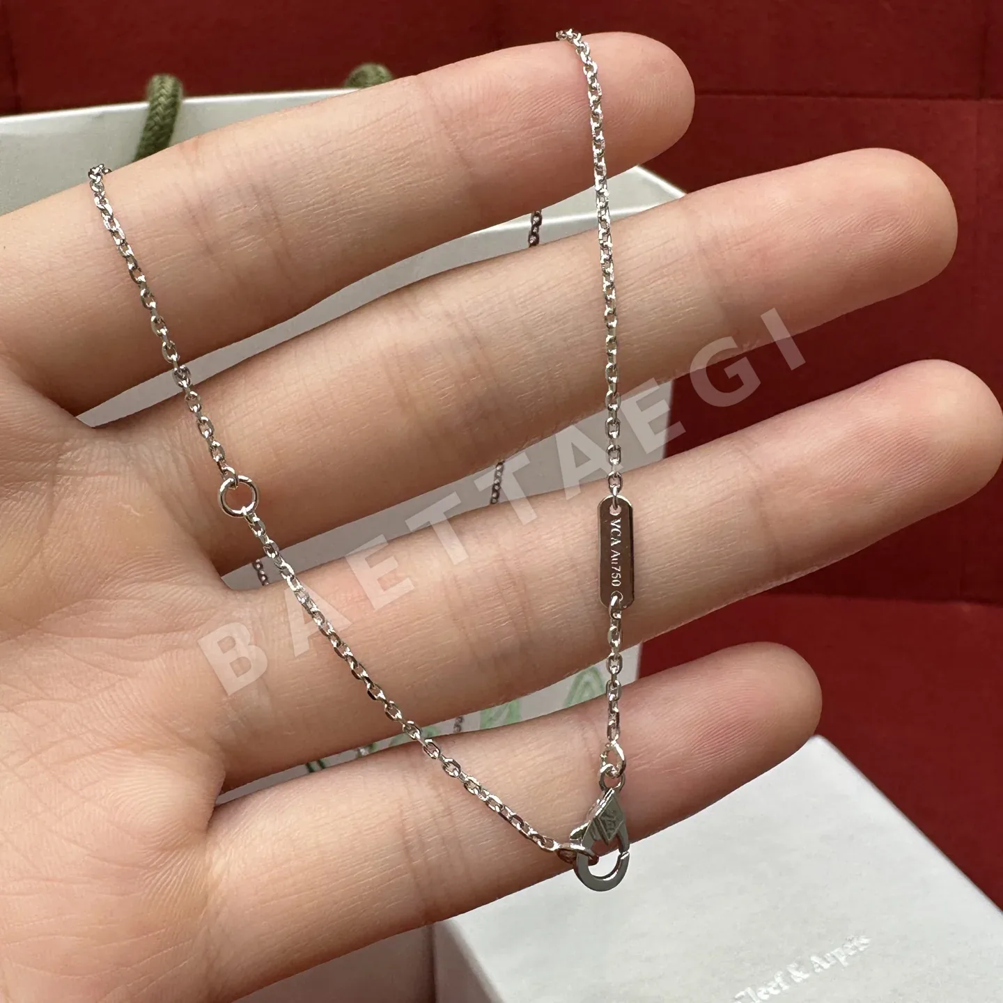반클리프앤아펠 풀 다이아몬드 네 잎 클로버 목걸이 상세 이미지 4