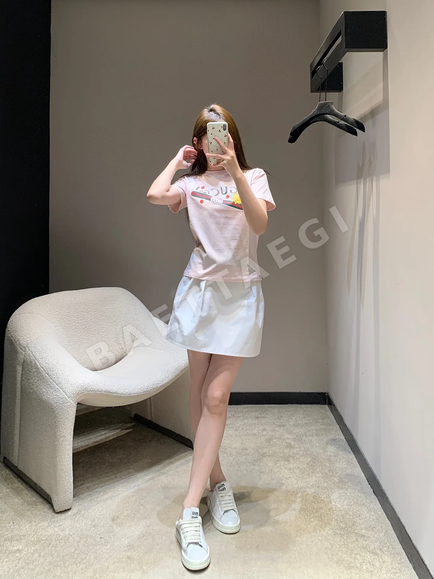 구찌 미니언 프린트 코튼 반팔 티셔츠 상세 이미지 4