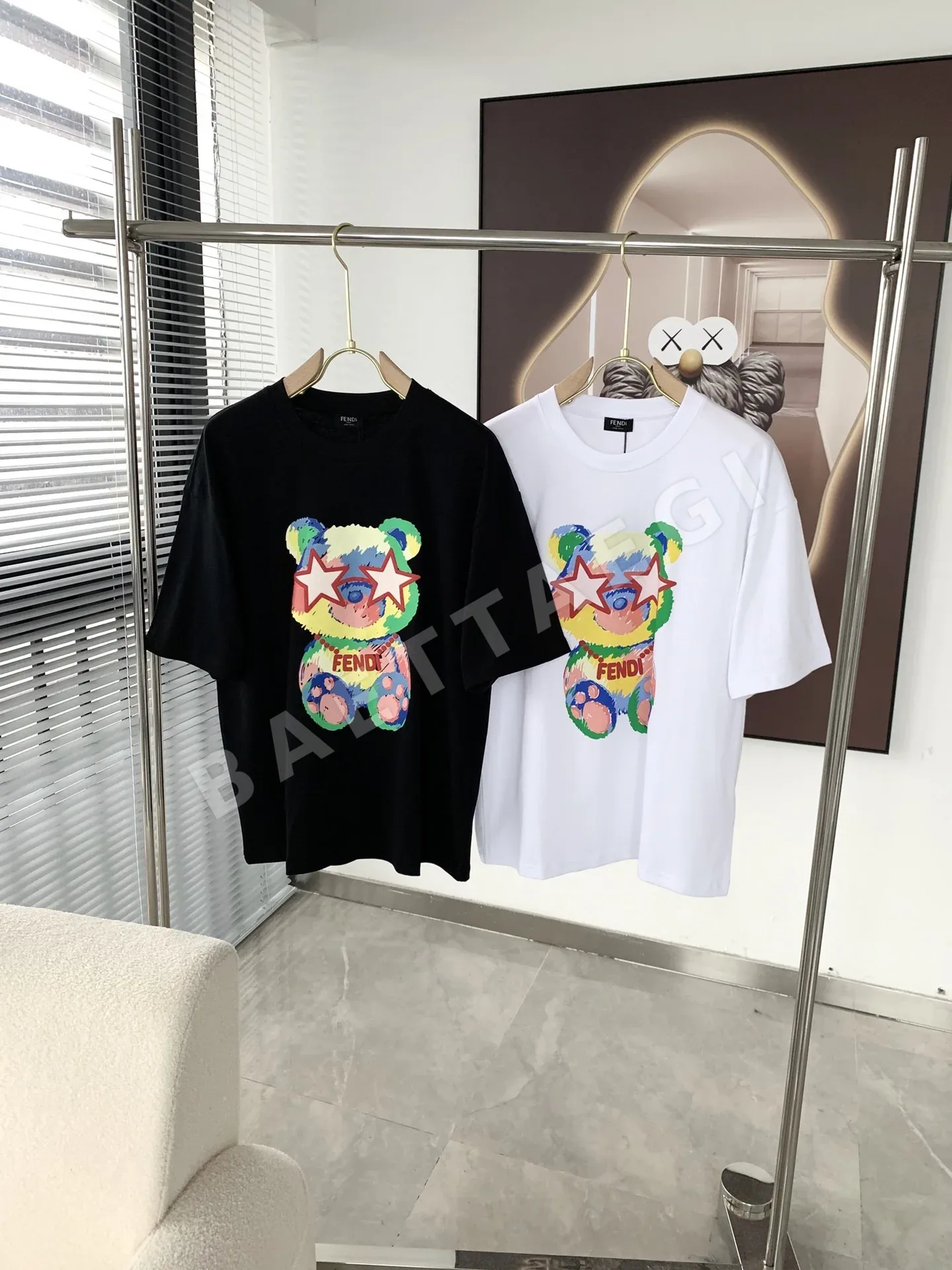 펜디 여성 크루넥 반팔 티셔츠 88784