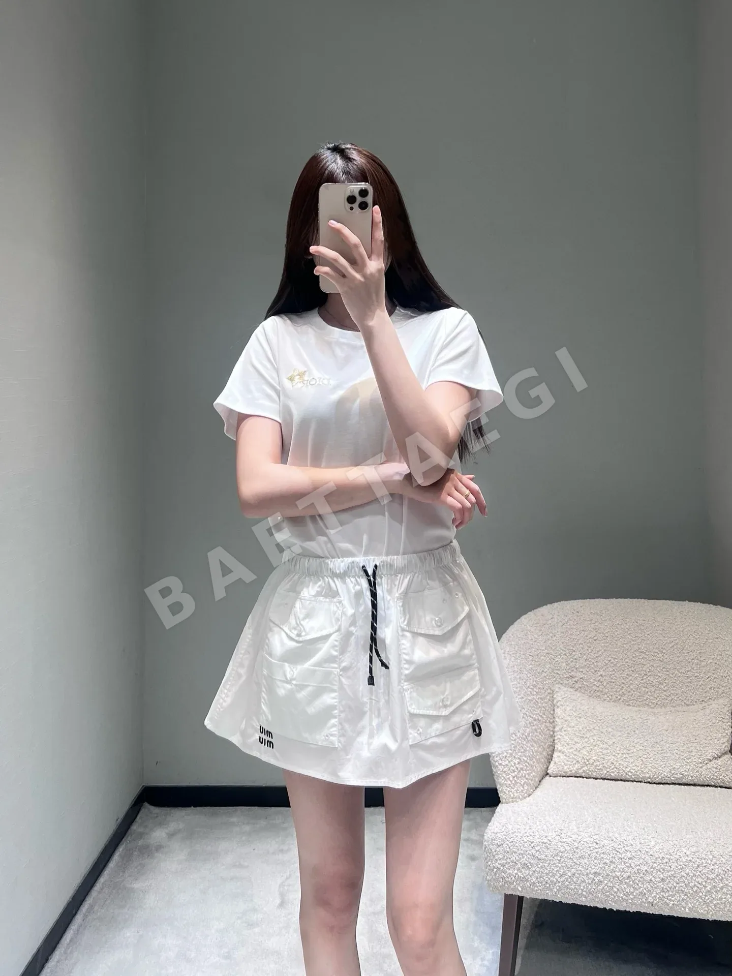 디올 스타 자수 라운드넥 여성 반팔 티셔츠 상세 이미지 3