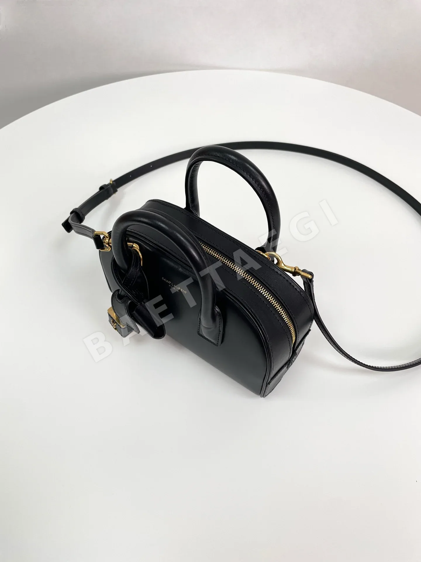 생로랑 SAC DE JOUR 미니 보스턴 가방 상세 이미지 5