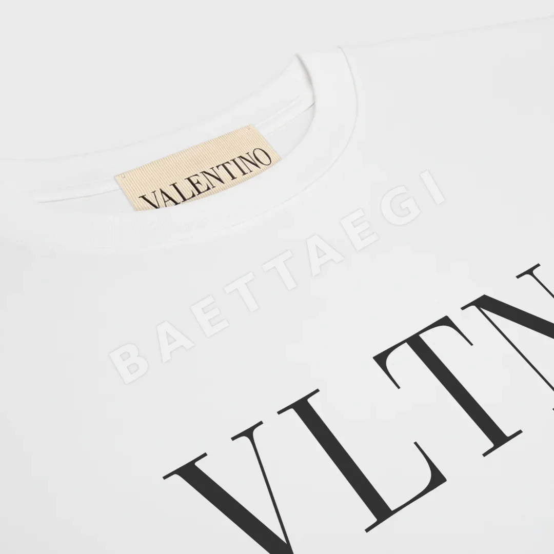발렌티노 VLTN 클래식 로고 반팔 티셔츠 상세 이미지 5