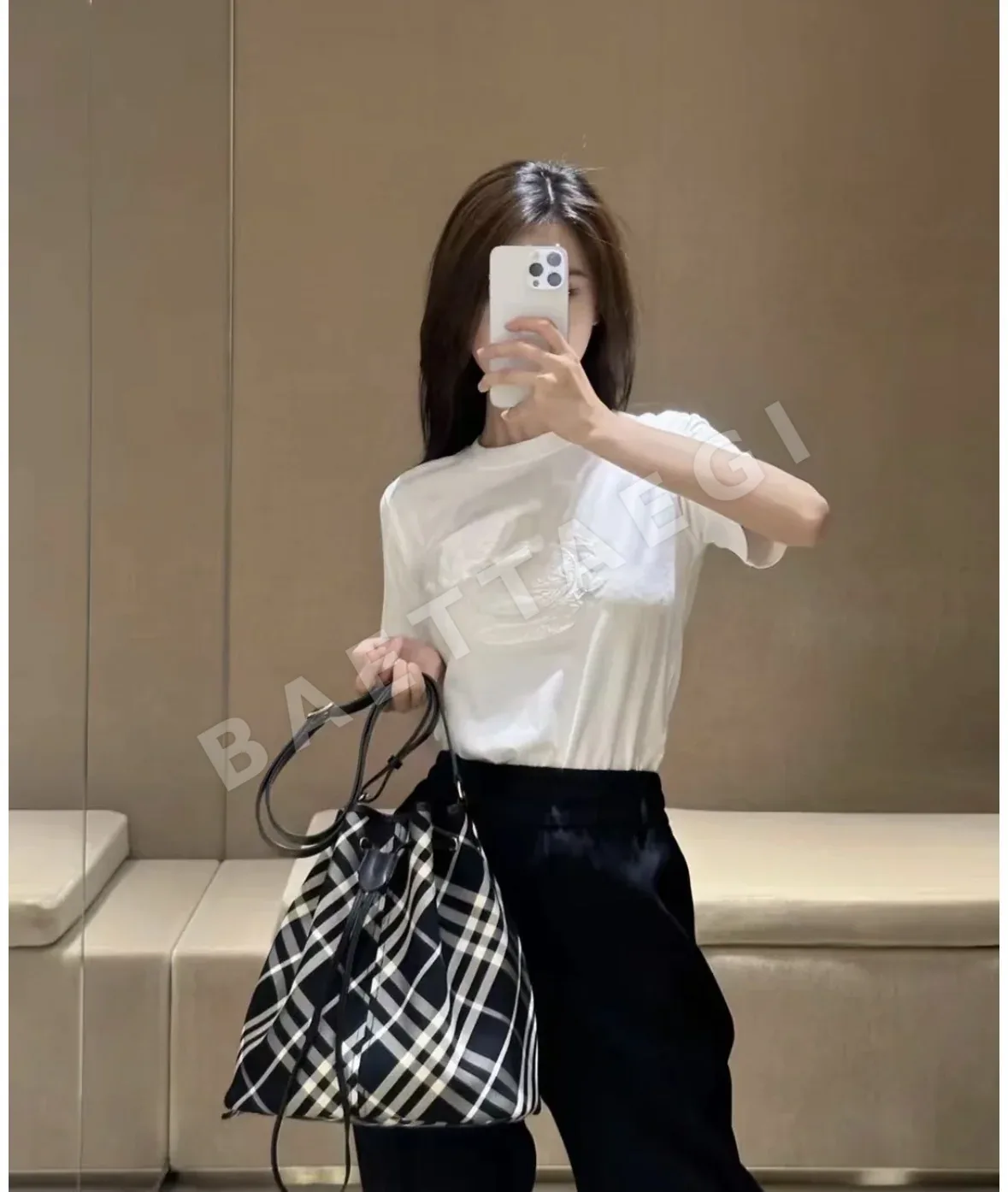 버버리 체크무늬 검은색 버킷백 39899