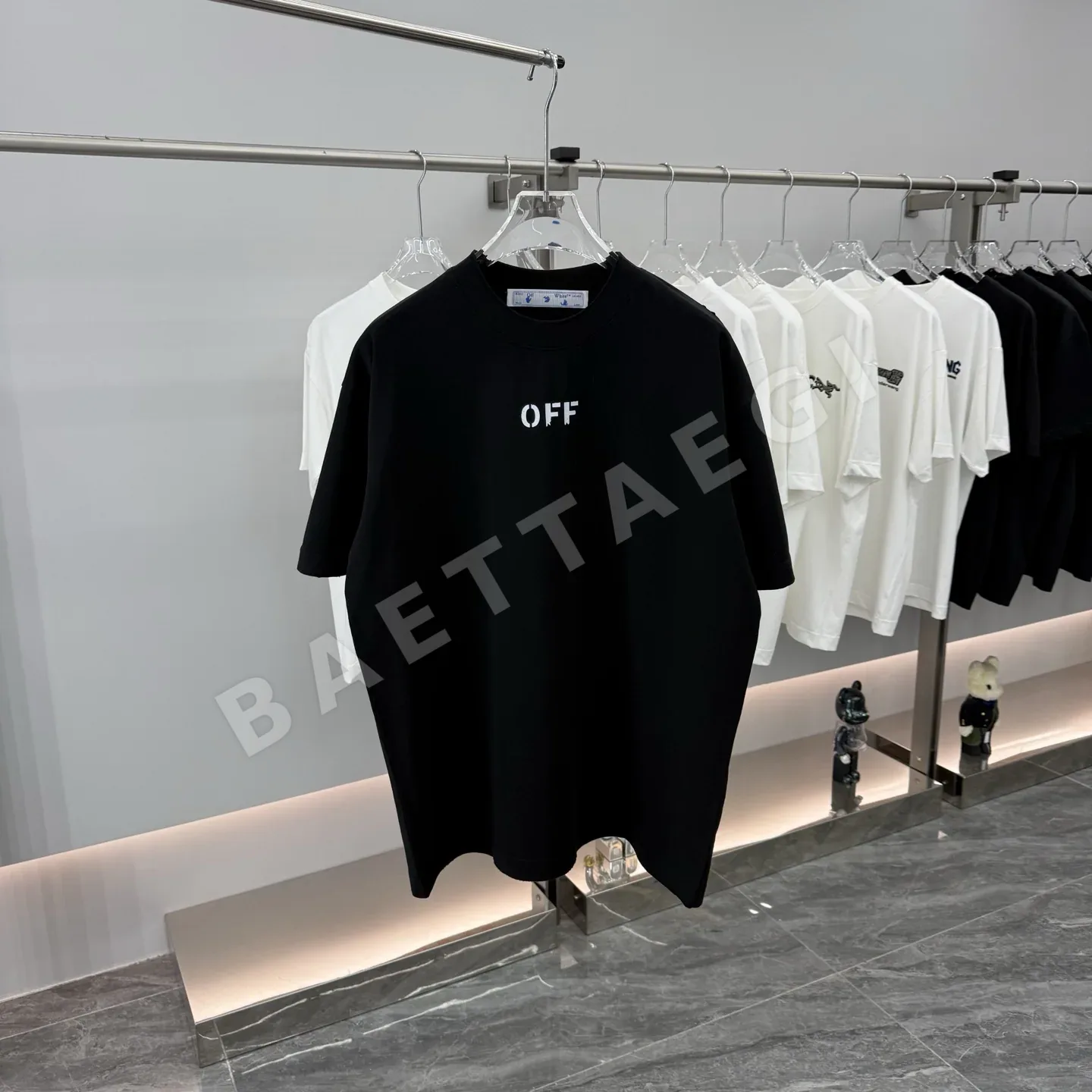 오프화이트 워시 가공 남성 크루넥 반팔 티셔츠 87269