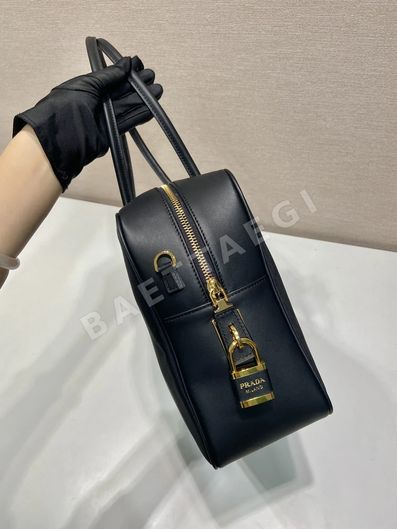 프라다 패널 라지 나일론 핸드백 1BB131 상세 이미지 5