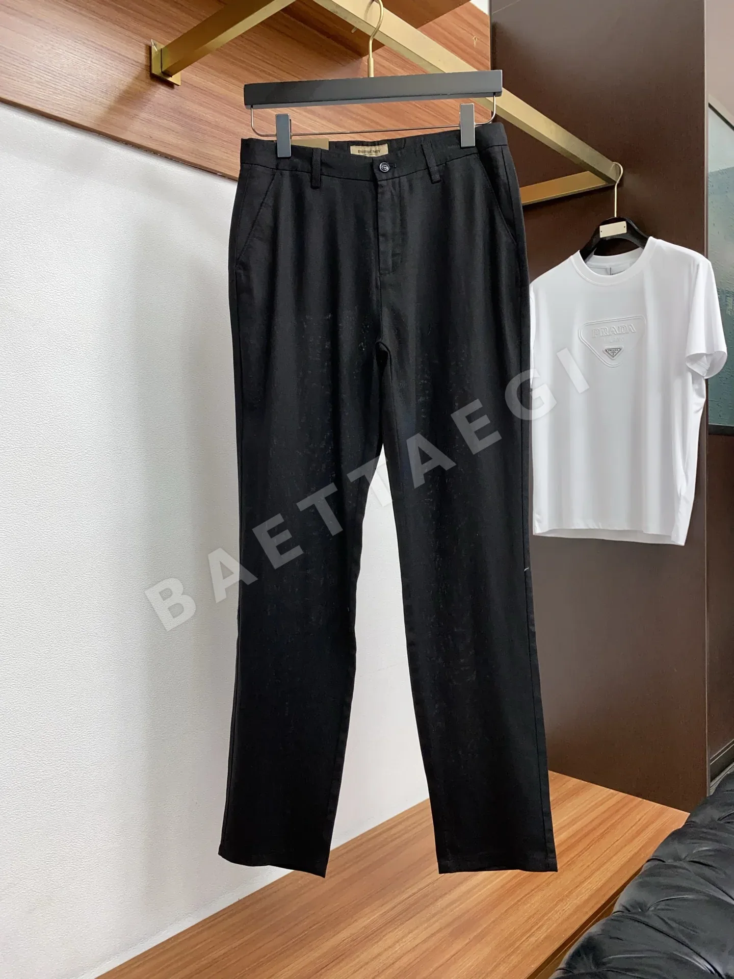 버버리 워시드 데님 남성 바지 상세 이미지 2