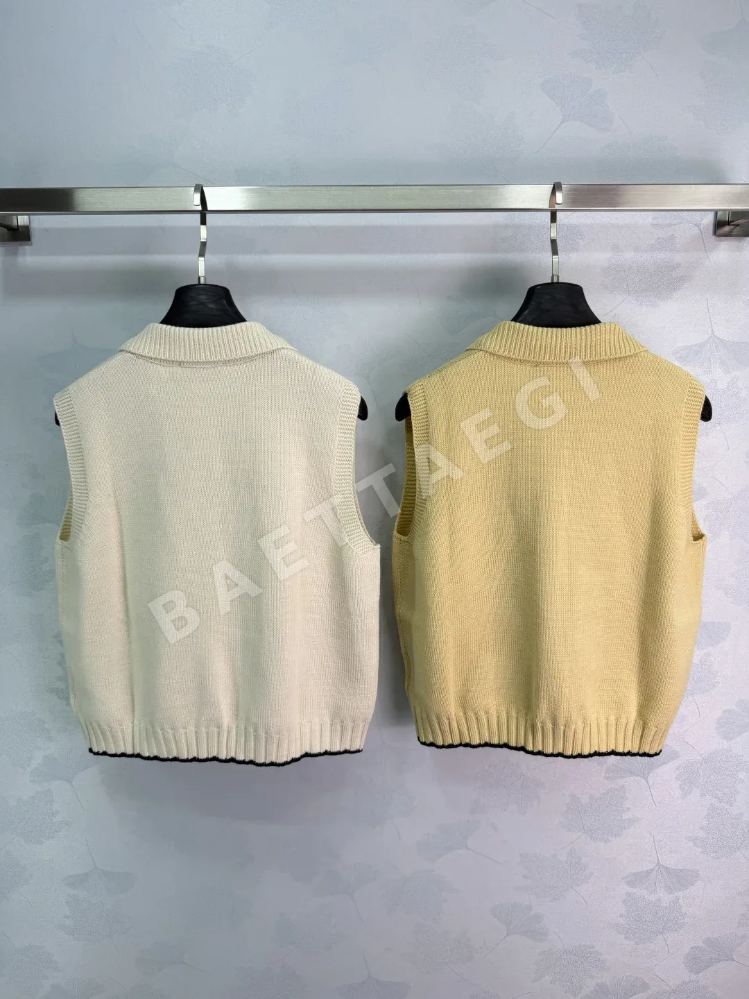 미우미우 하트 메시 폴로 카라 반팔 티셔츠 상세 이미지 8