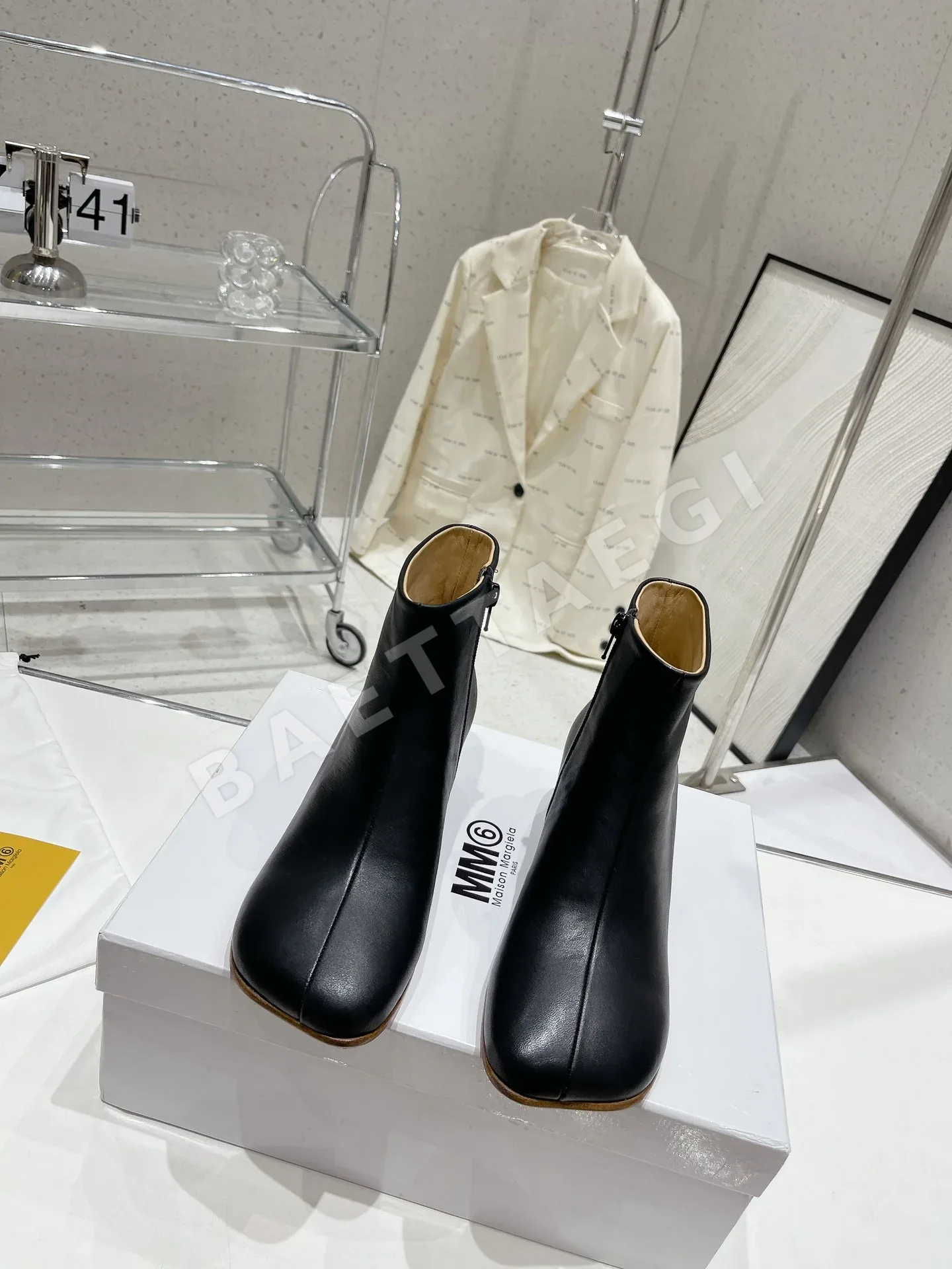 마르지엘라 사각코 앵클 부츠 9210 상세 이미지 2