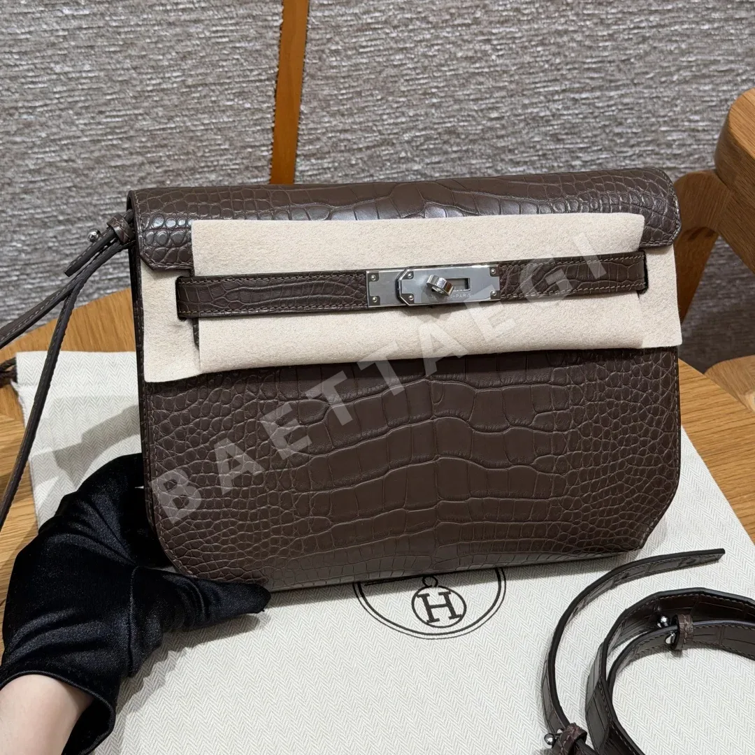 에르메스 켈리 매트 악어가죽 클러치백 25 CM 144875