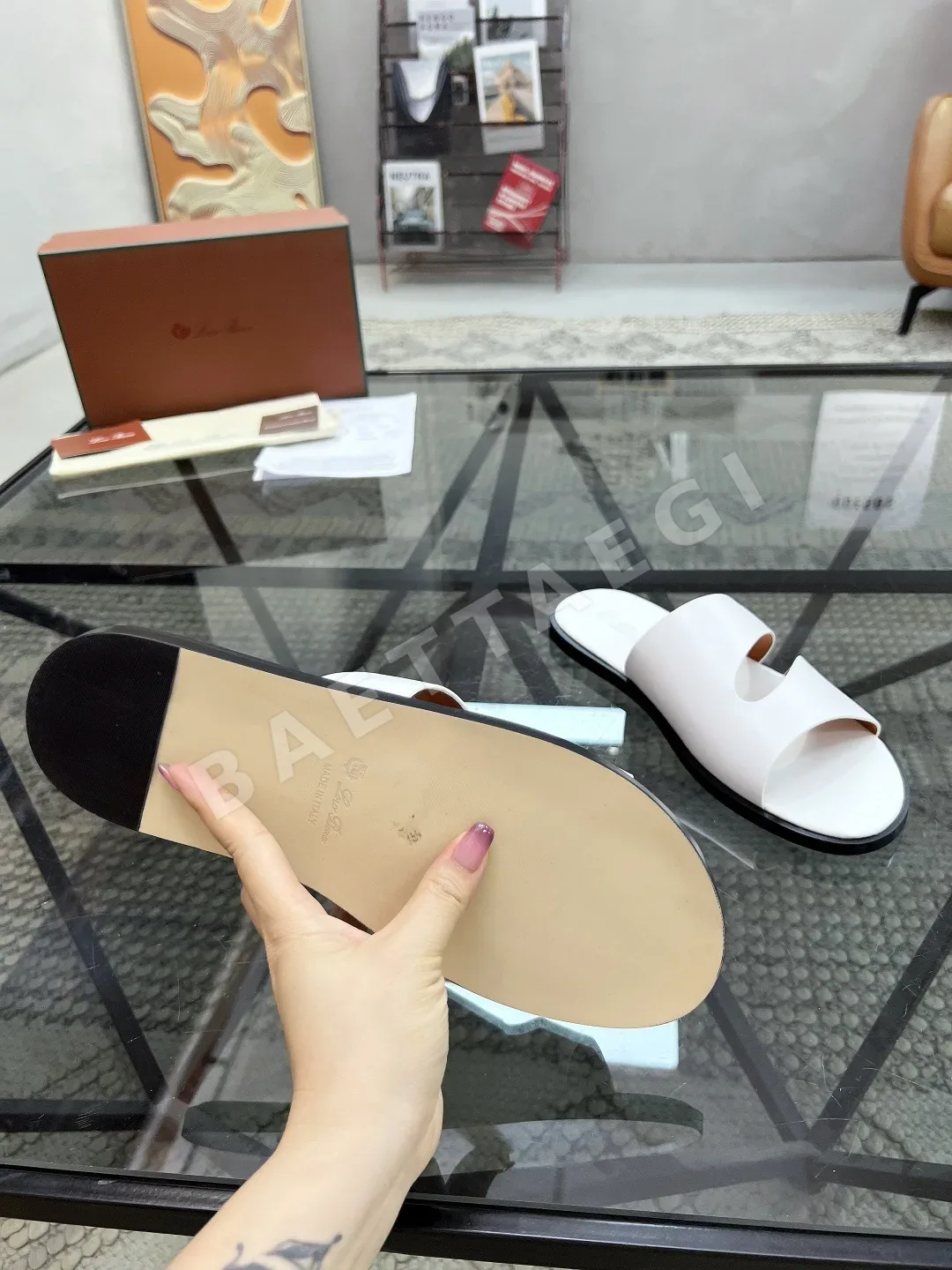 로로피아나 이탈리아 소가죽 슬리퍼 상세 이미지 8