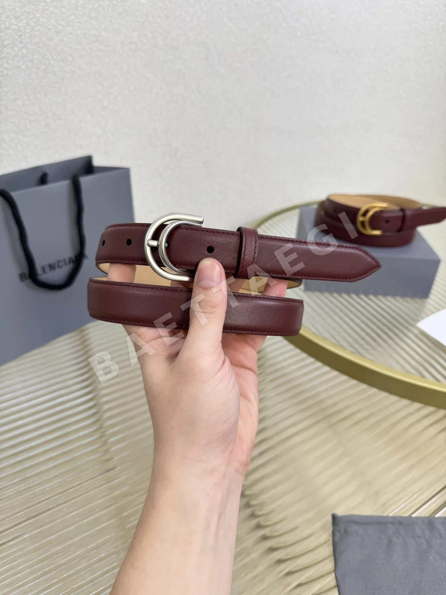 발렌시아가 빈티지 황동 장식 카프 스킨 벨트 상세 이미지 2