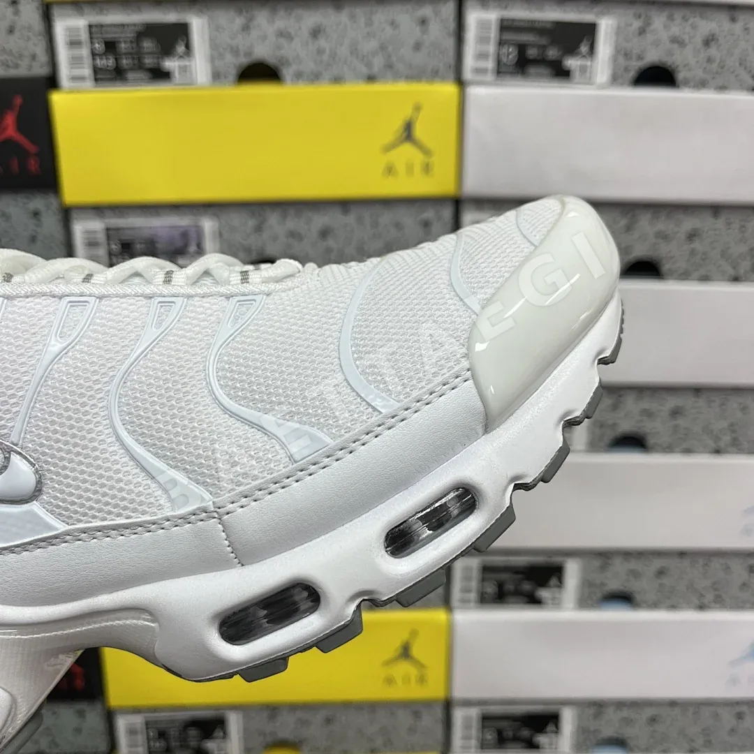 나이키 [DF] 에어 맥스 플러스 604133-139 201068 Nike Air Max Plus White 상세 이미지 8