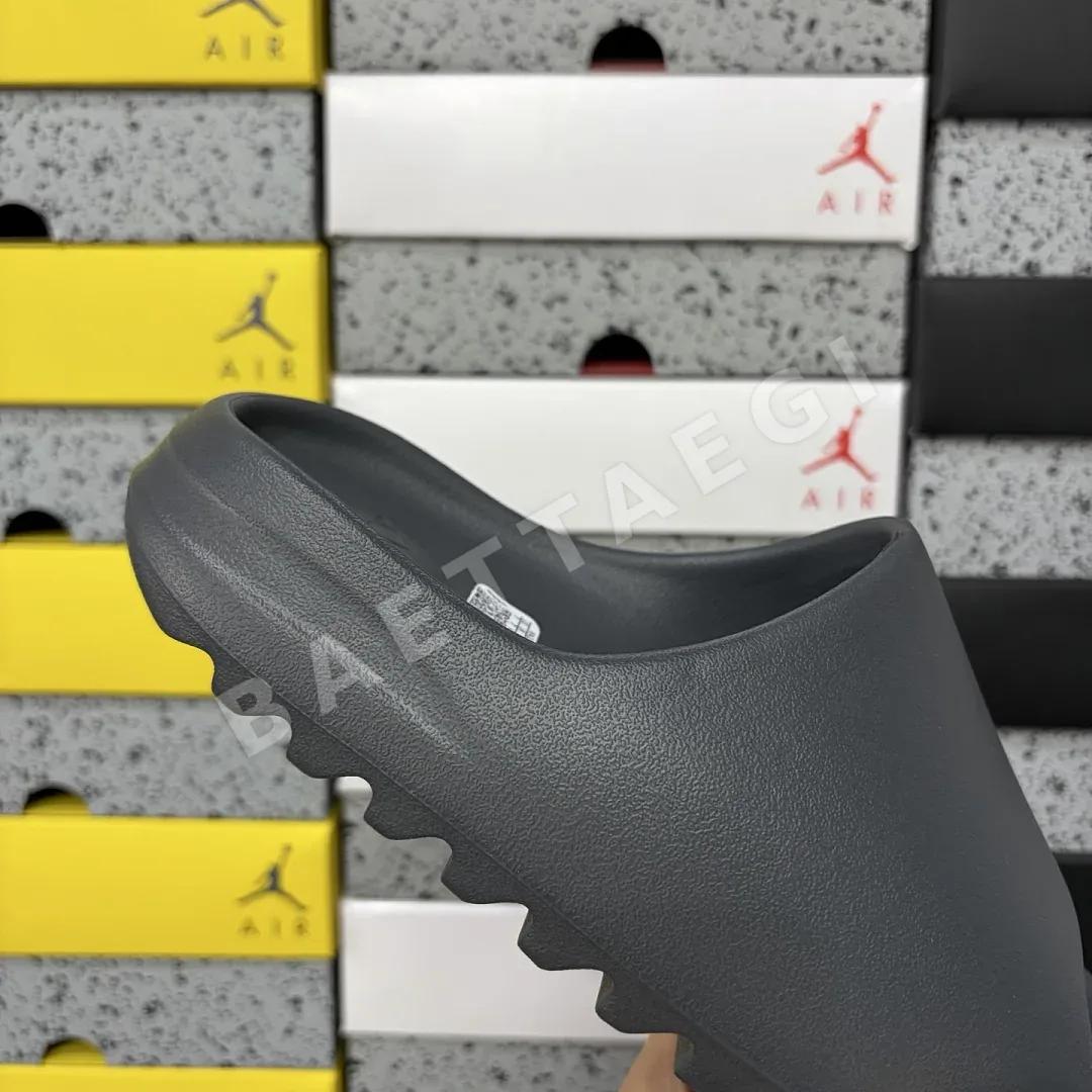 아디다스 [LW] 이지 슬라이드 ID4132 200617 Adidas Yeezy Slide Granite 상세 이미지 3
