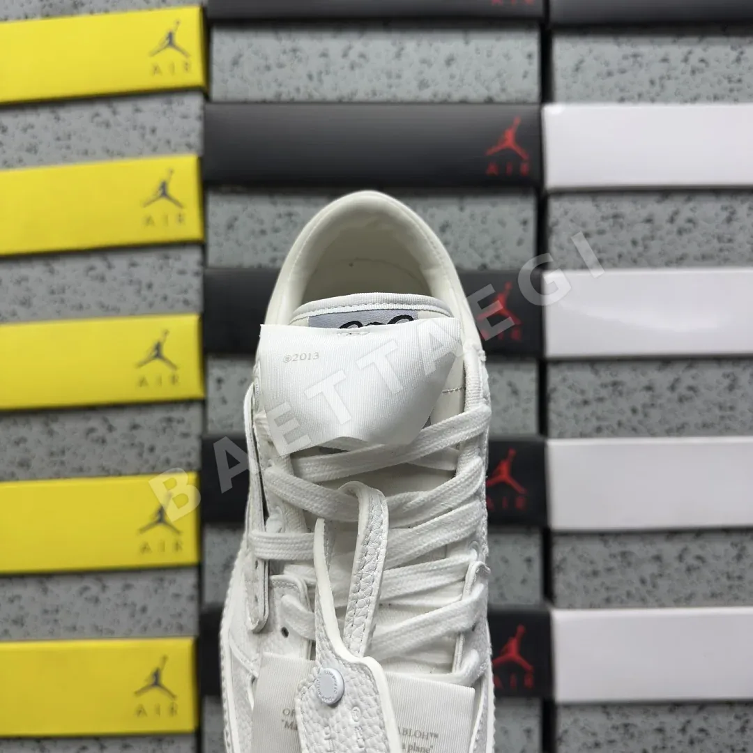 오프화이트 3.0 오프 코트 로우 화이트 그레이 202511 Off White 3.0 Off Court Low 상세 이미지 2