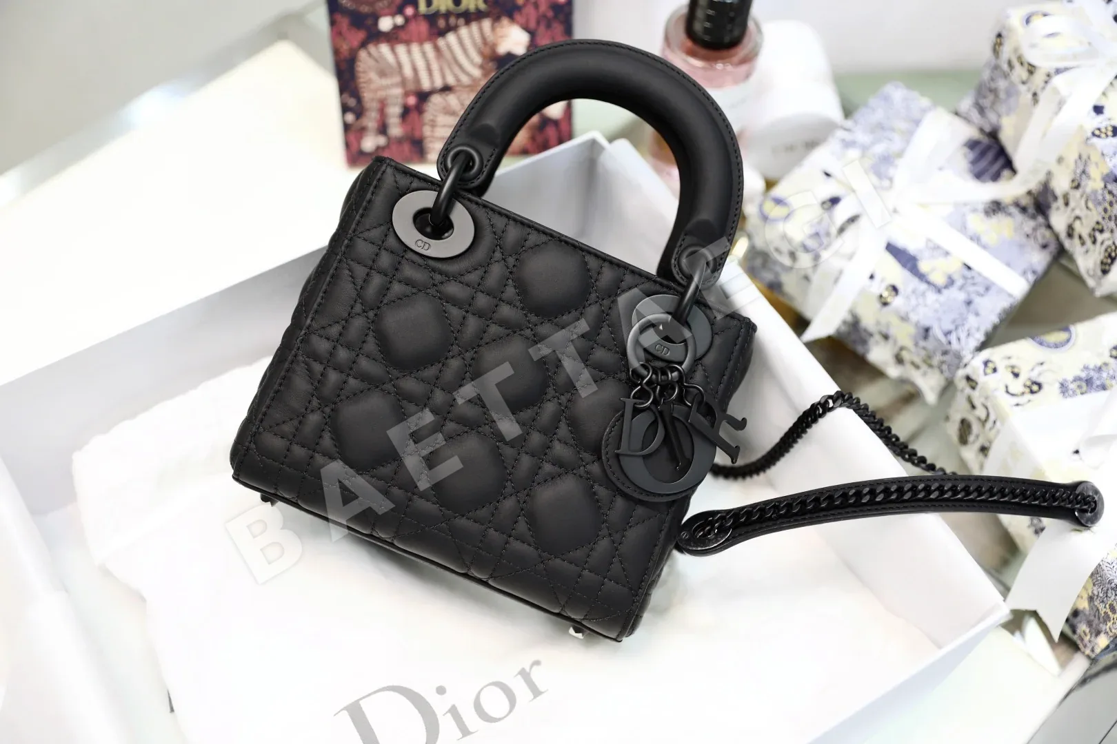 디올 울트라매트 미니 지갑 M0505SLOI 상세 이미지 2