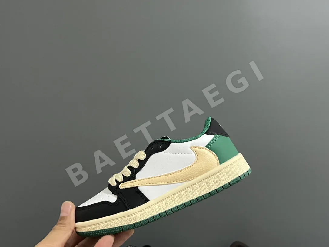 나이키 스니커즈 버클 레이스 169935