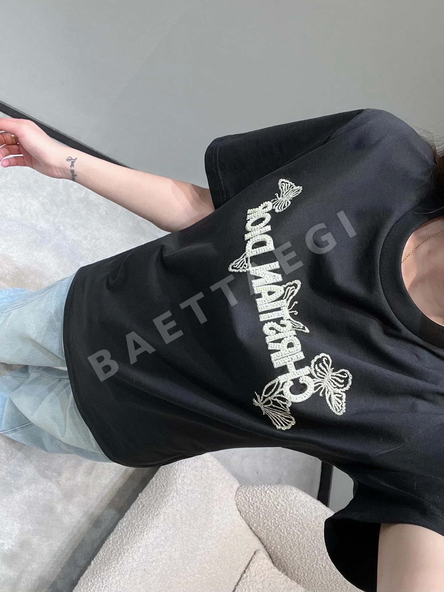 디올 나비 자수 반팔 티셔츠 상세 이미지 5