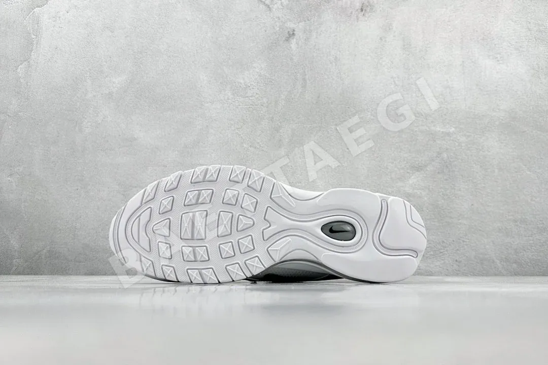 나이키 에어 맥스 97 921826-101 200942 Nike Air Max 97 Triple White Wolf Grey 상세 이미지 7