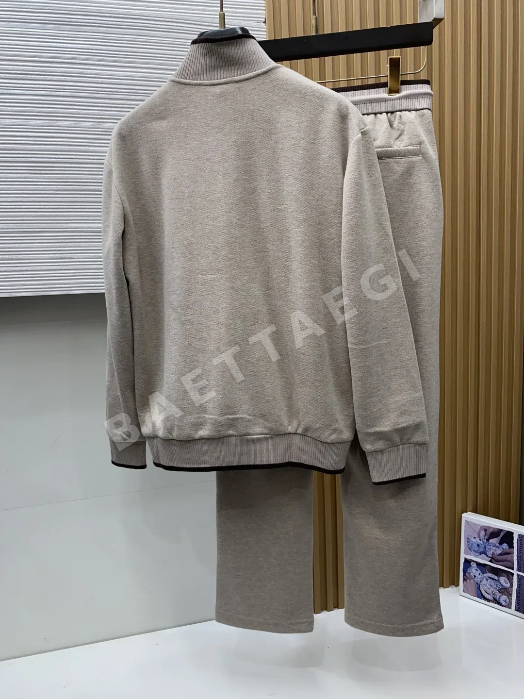 로로피아나 울 혼방 남성 세트 상세 이미지 11