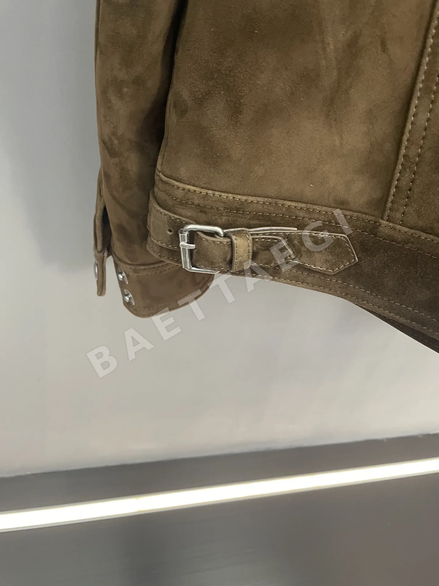 톰포드 캐러멜 스웨이드 램스킨 남성 자켓 상세 이미지 9