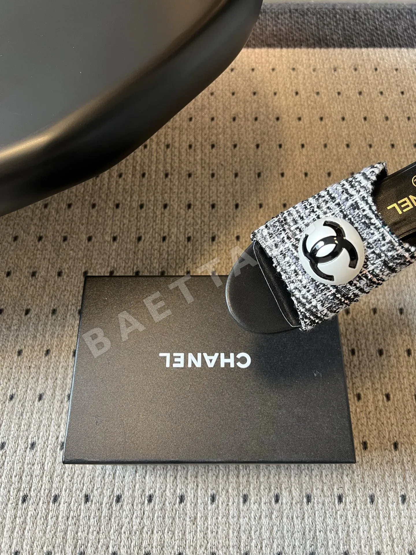 샤넬 더블 C 진주 굽 베이지 가죽 샌들 상세 이미지 7
