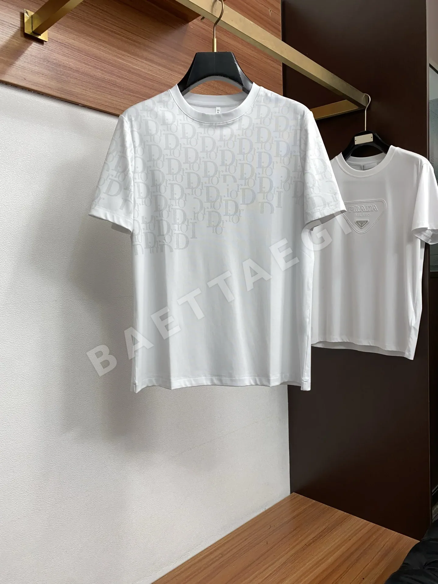 디올 크루넥 남성 반팔 티셔츠 103004