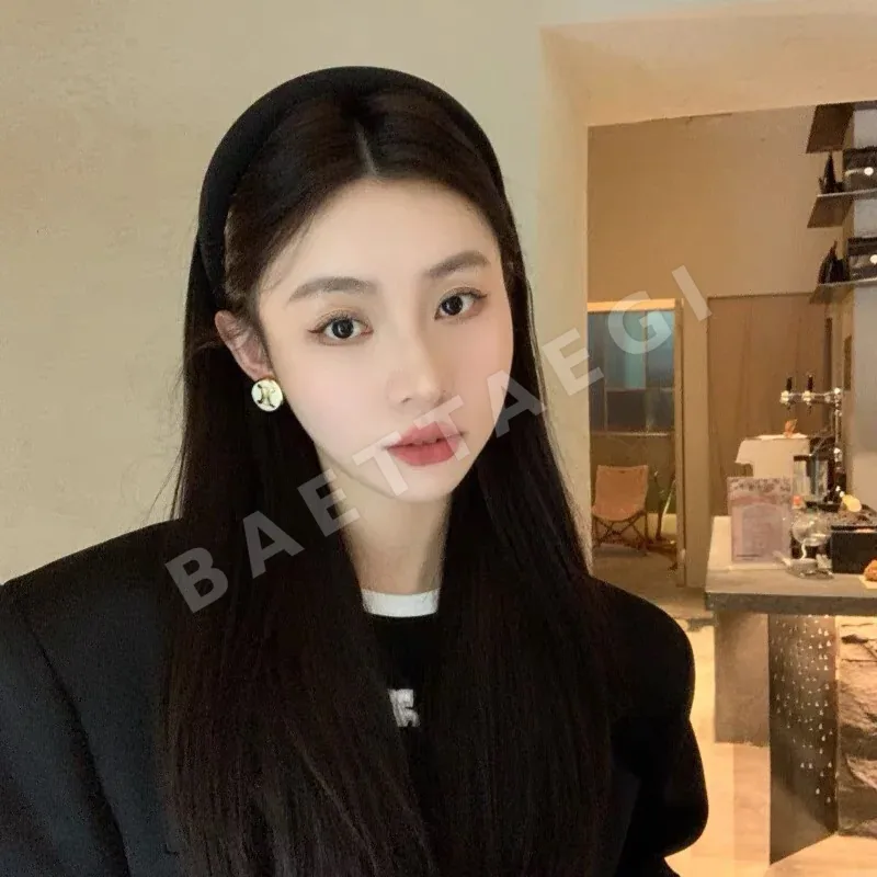 셀린느 라운드 에나멜 개선문 귀걸이 상세 이미지 9