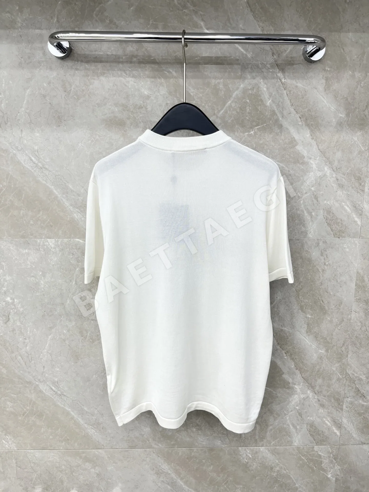 루이비통 크루넥 모노그램 자수 니트 반팔 티셔츠 상세 이미지 2