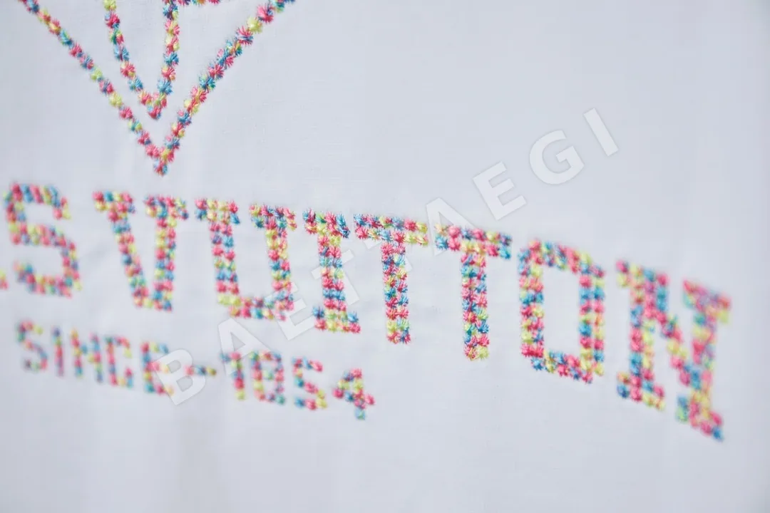 루이비통 LV 레터 자수 남성 반팔 티셔츠 상세 이미지 7