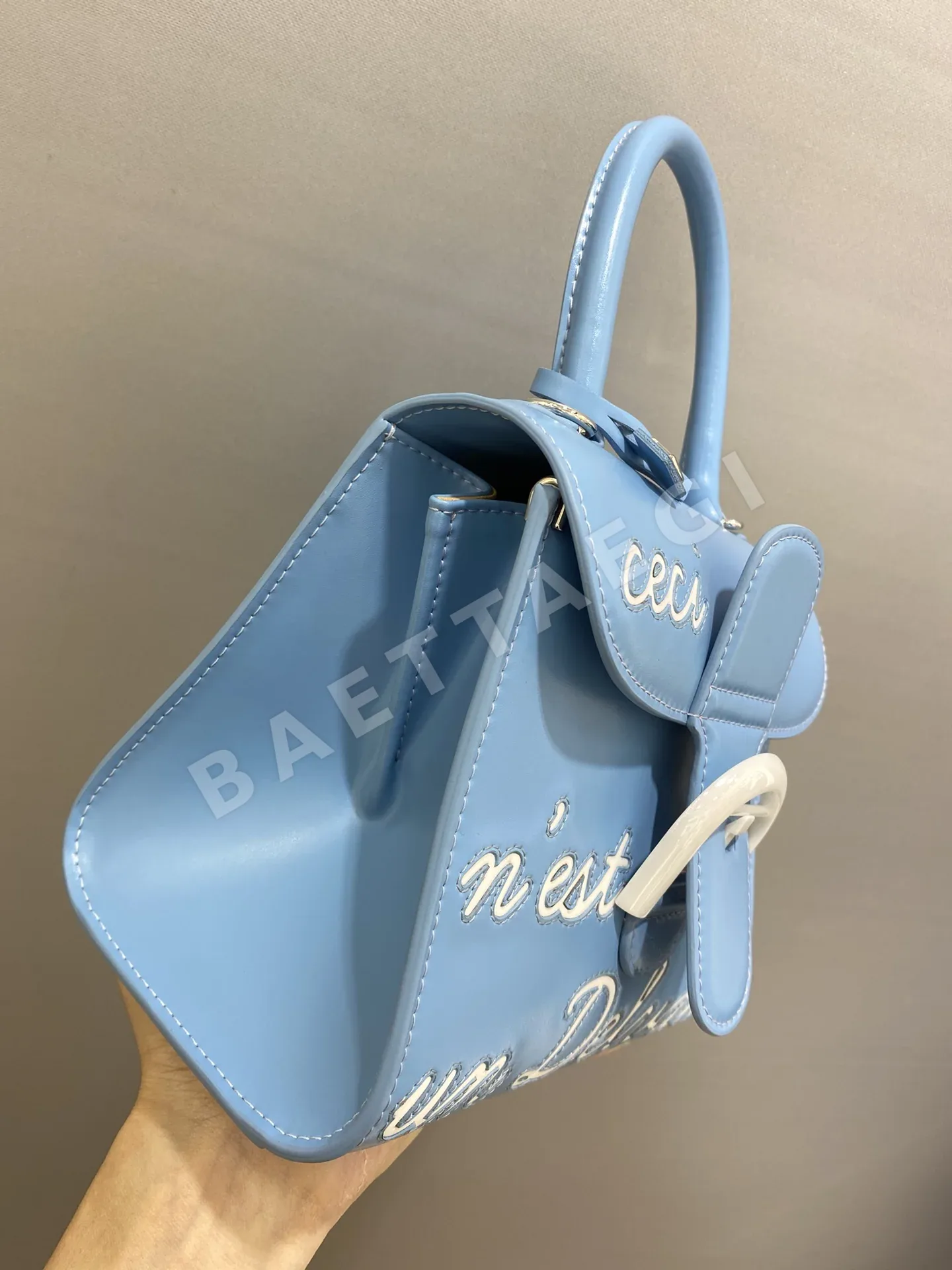 델보 블루 레터 미니 편지 봉투 가방 상세 이미지 4