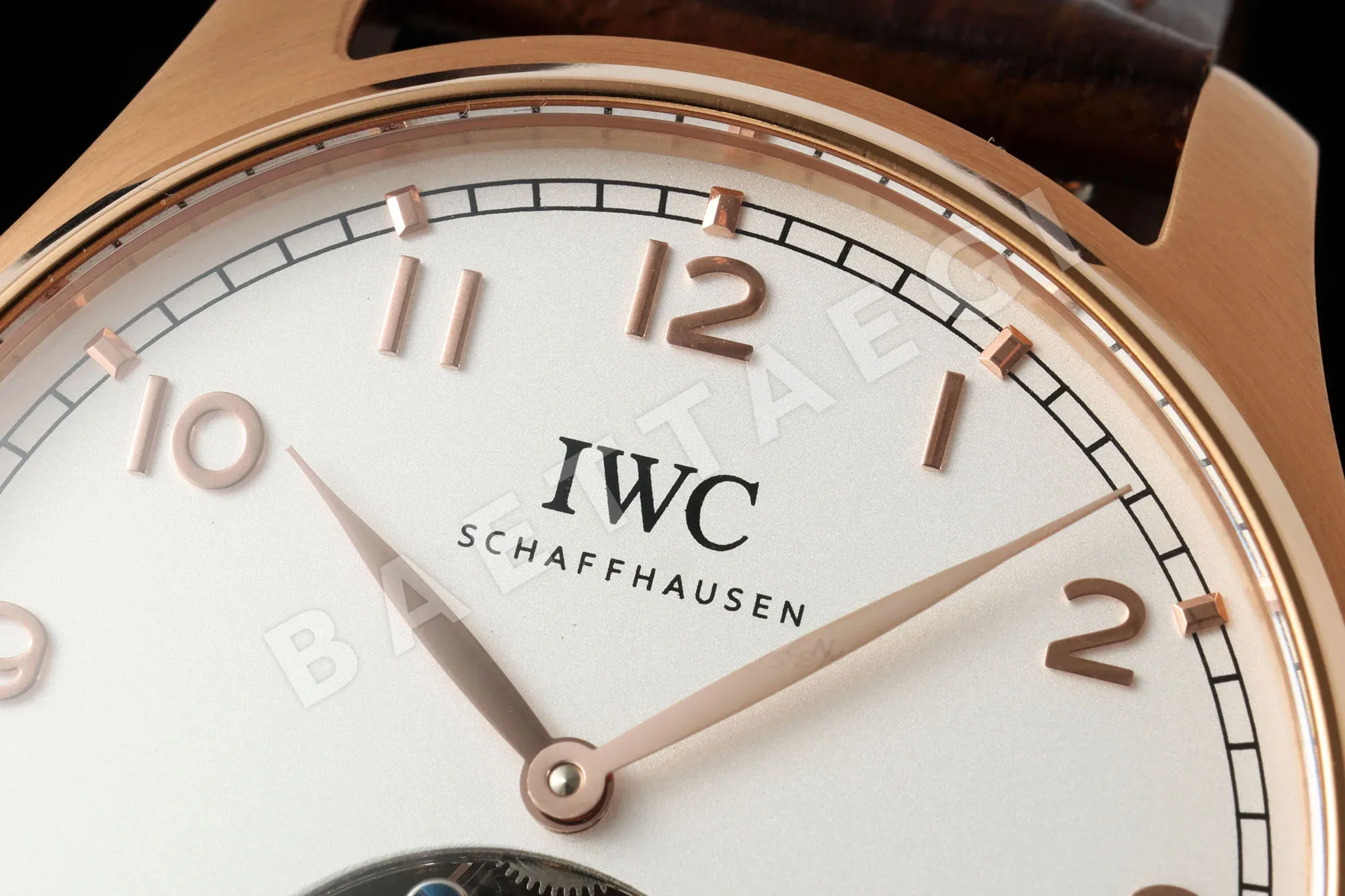 IWC 포르투기저 투르비용 시계 상세 이미지 4