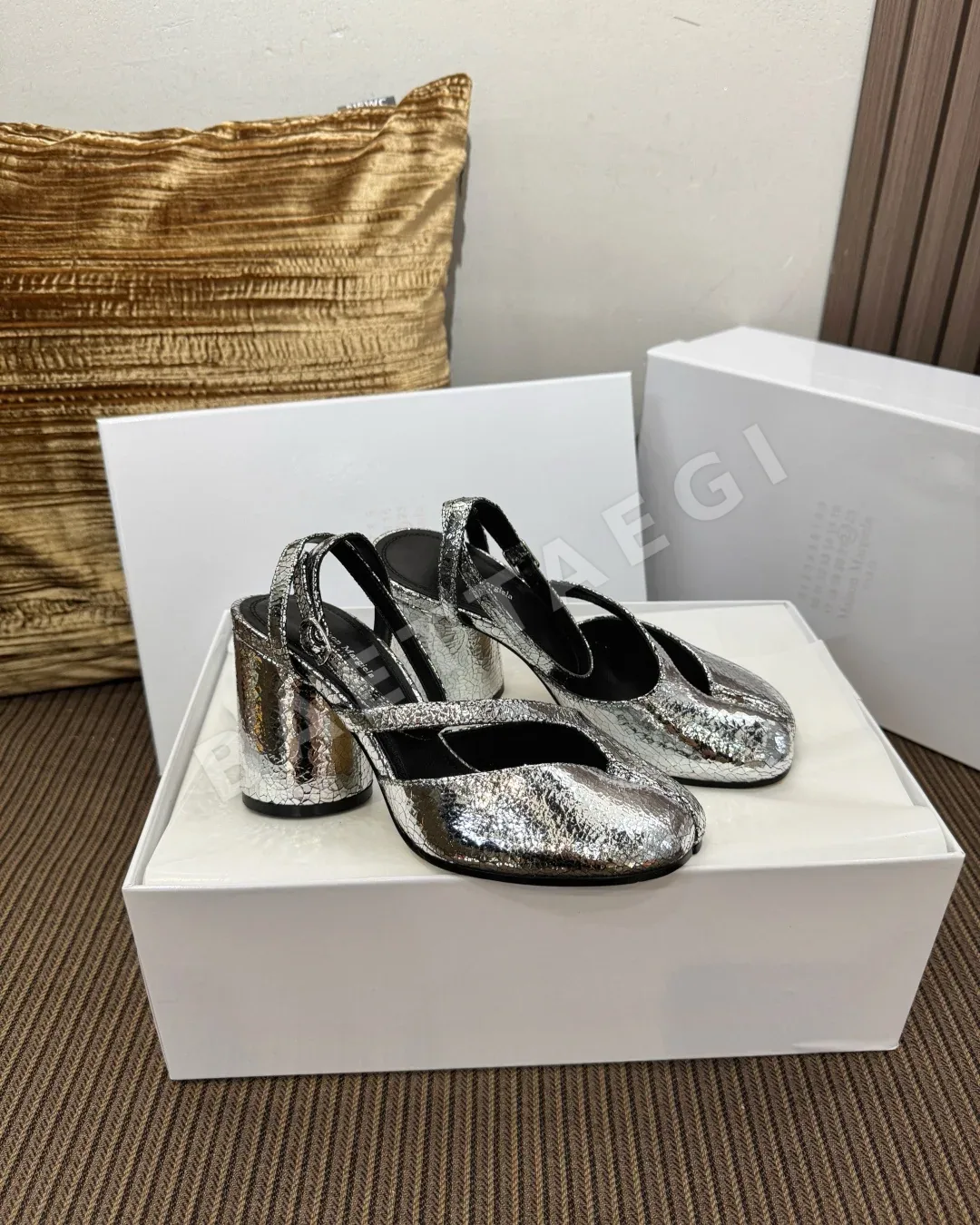 마르지엘라 MM6 스플릿 토 하이힐 샌들 상세 이미지 2