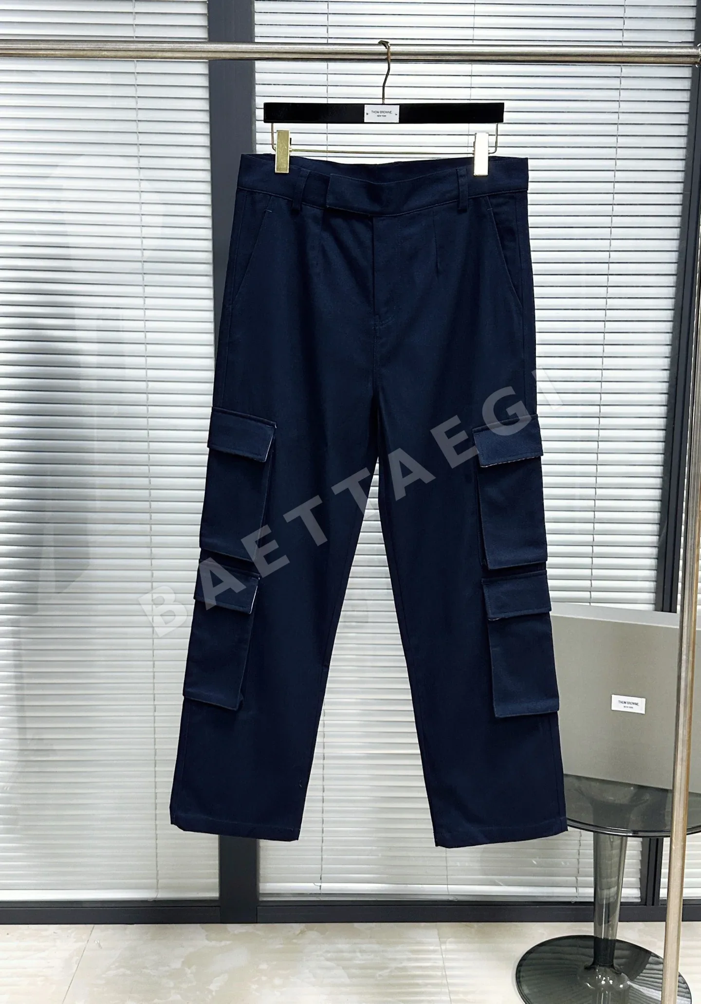 톰브라운 와이드 카고 워싱 남성 바지 레플리카 46718 Thom Browne 상세 이미지 2