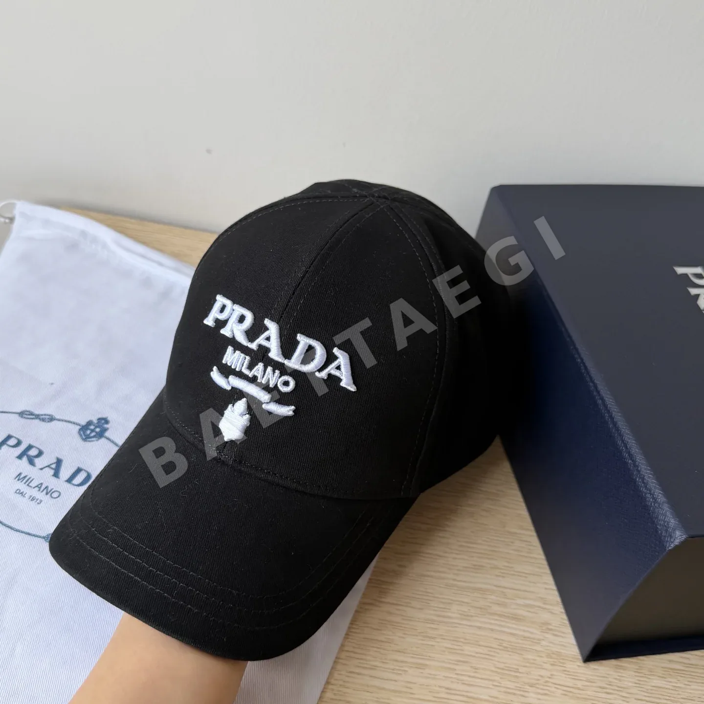 프라다 자수 로고 베이스볼 모자 상세 이미지 4