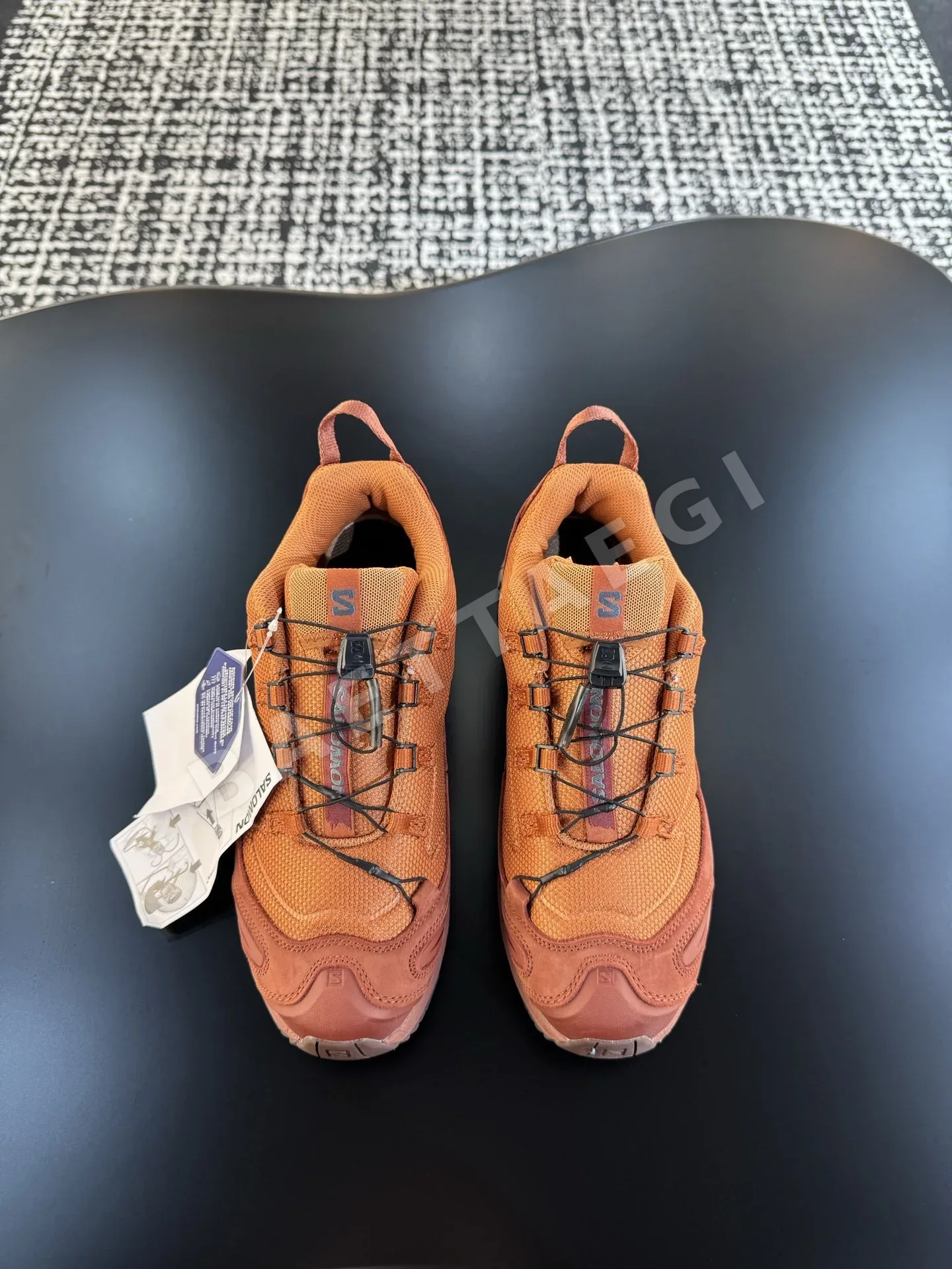 살로몬 신발 74737