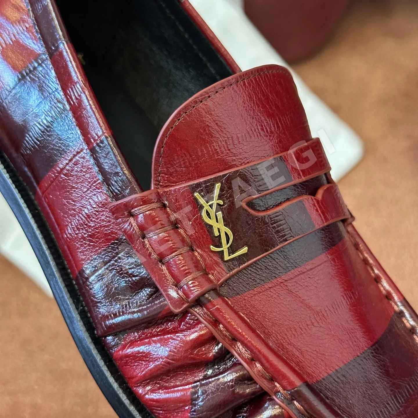 생로랑 YSL 앞코 덮인 장어가죽 뮬 로퍼 상세 이미지 3