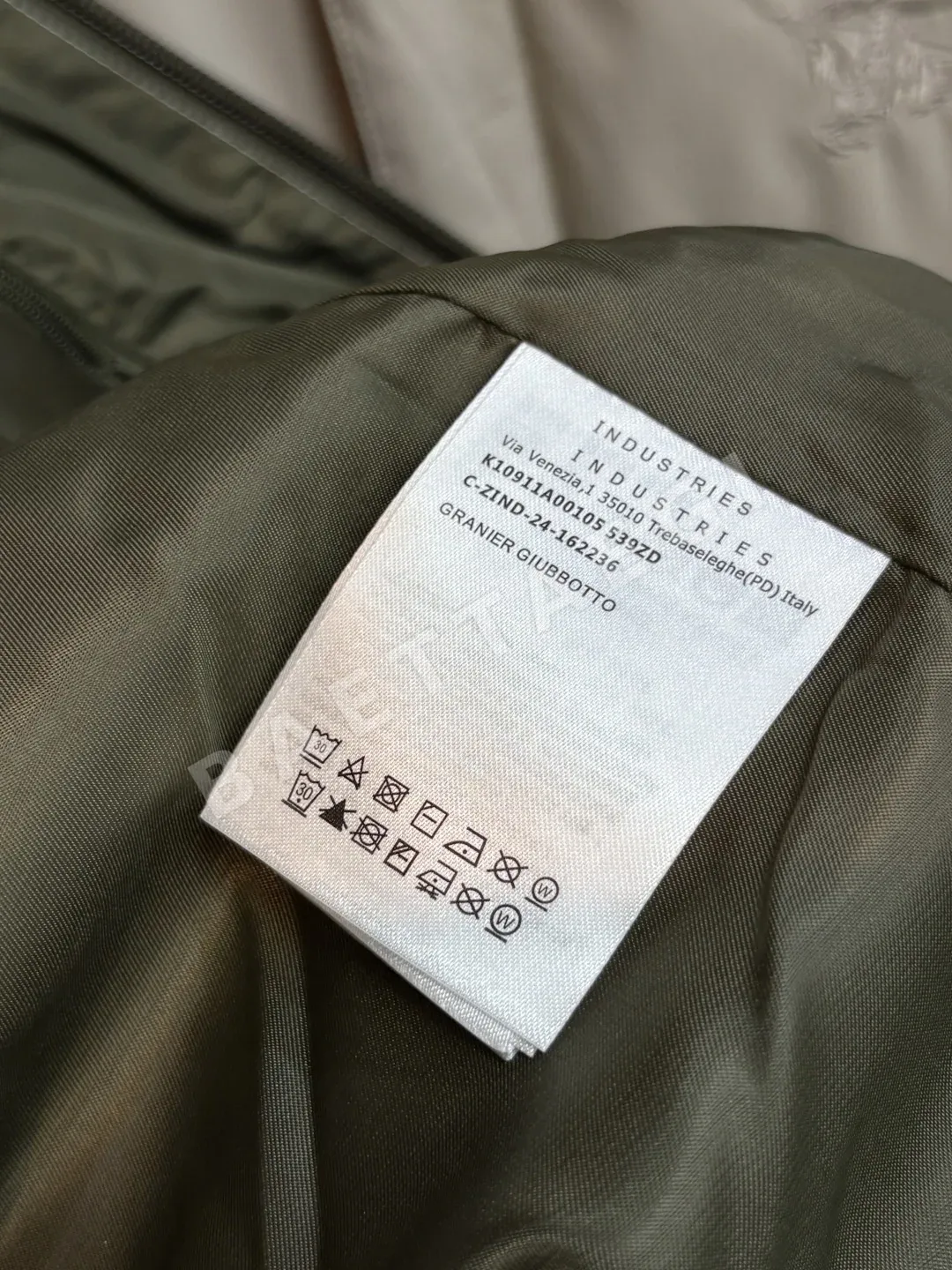 몽클레르 후드 경량 퀼팅 남성 자켓 상세 이미지 9