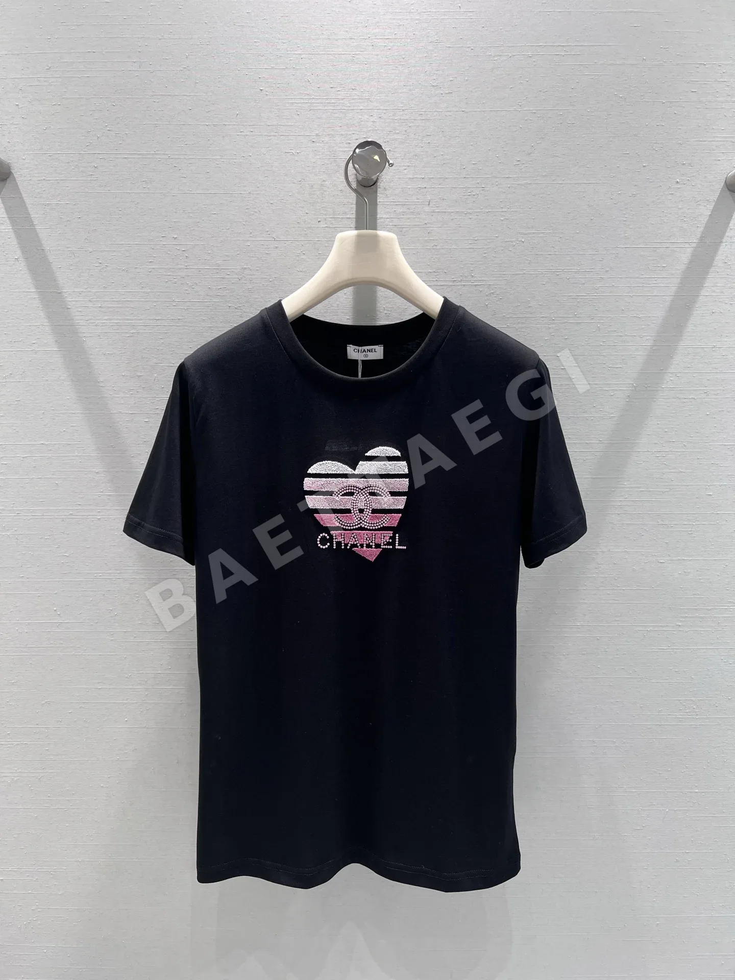 샤넬 핑크 라인스톤 하트 여성 반팔 티셔츠