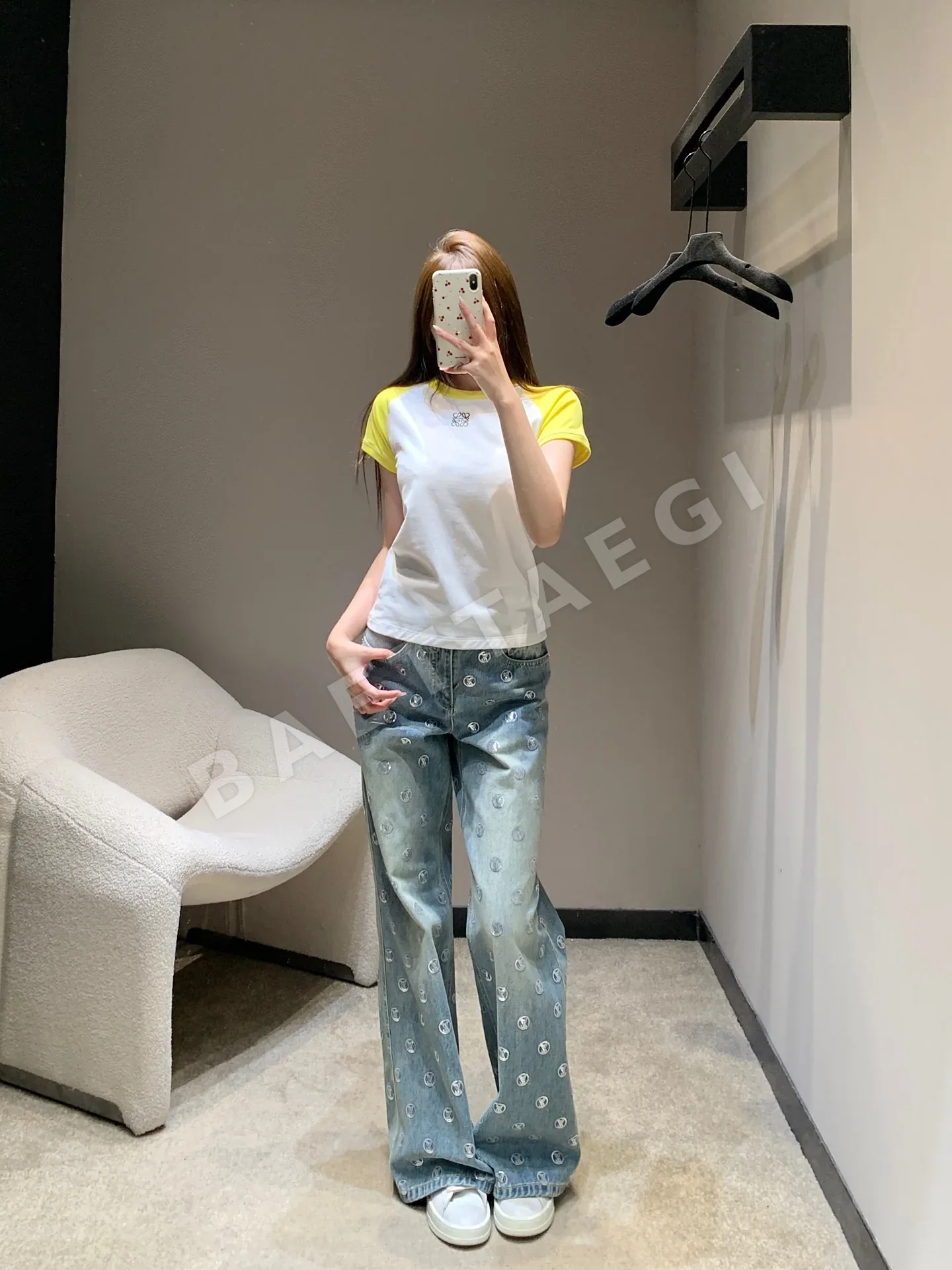 로에베 컬러 블록 자수 반팔 티셔츠 상세 이미지 6