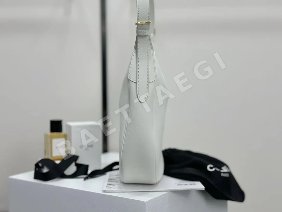 셀린느 소프트 문라이트 화이트 카프스킨 핸드백 상세 이미지 3
