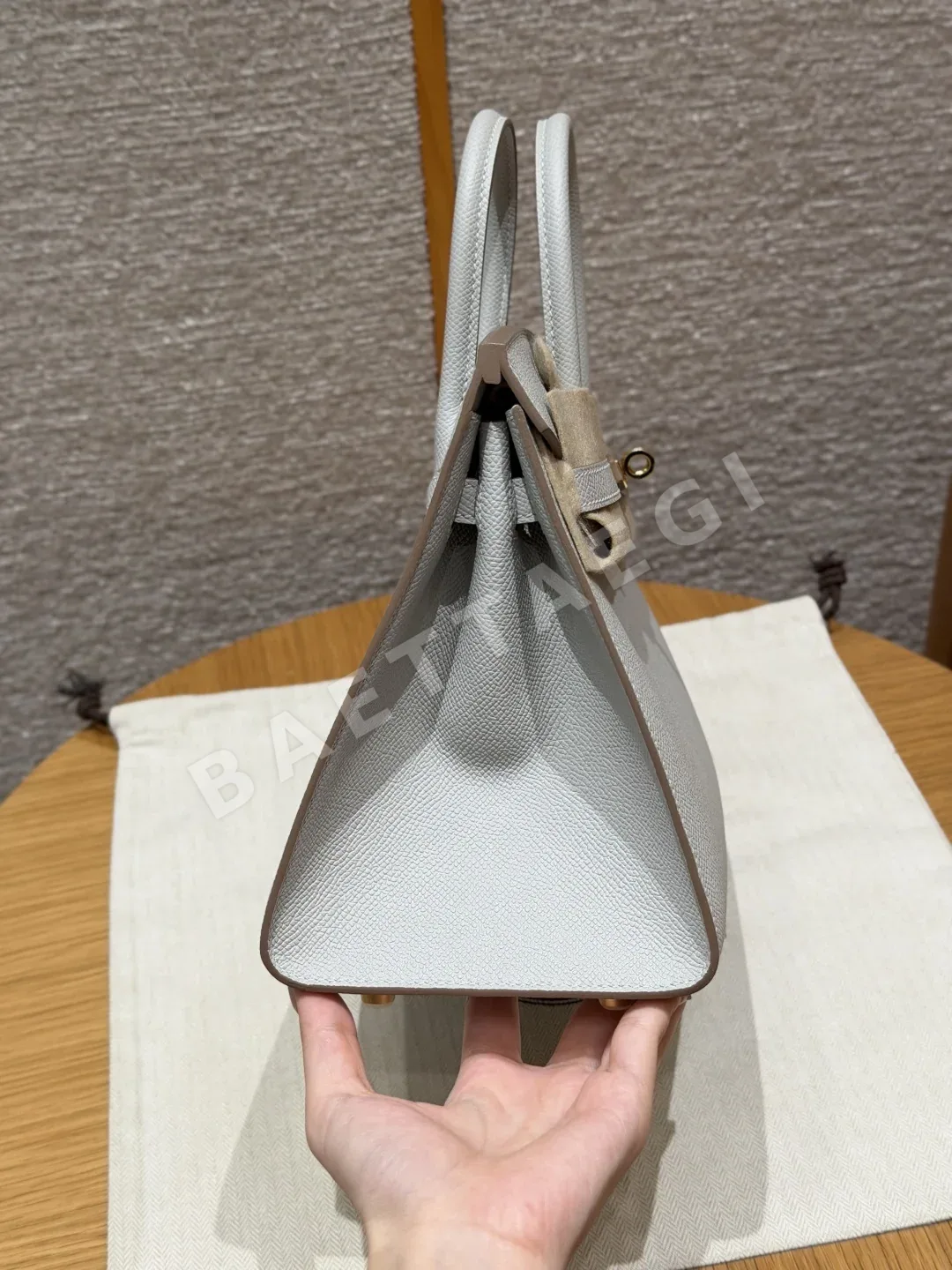 에르메스 버킨 골드 버클 펄 그레이 앱송 가죽 지갑 상세 이미지 2