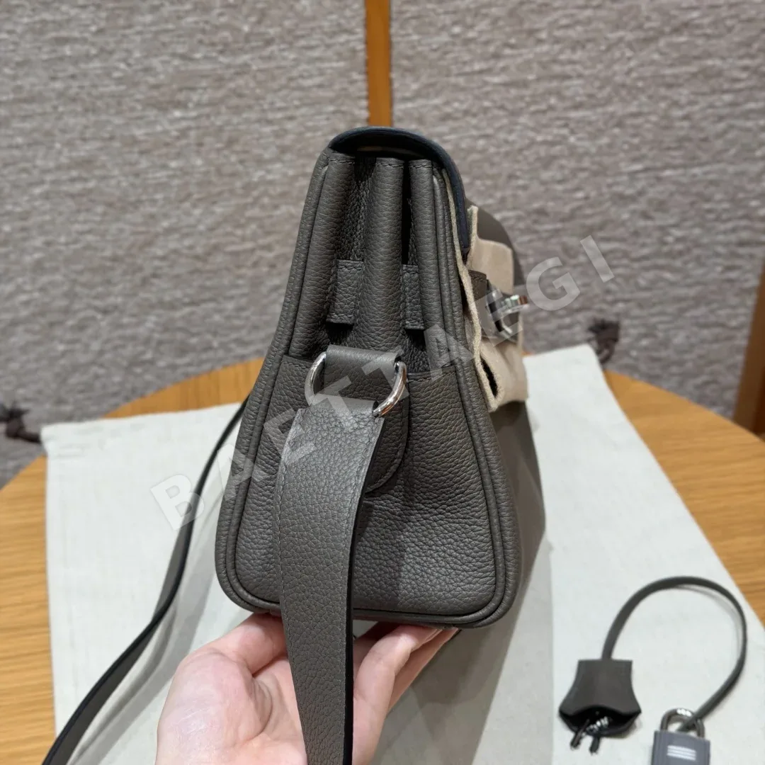 에르메스 켈리 메신저 가방 상세 이미지 3