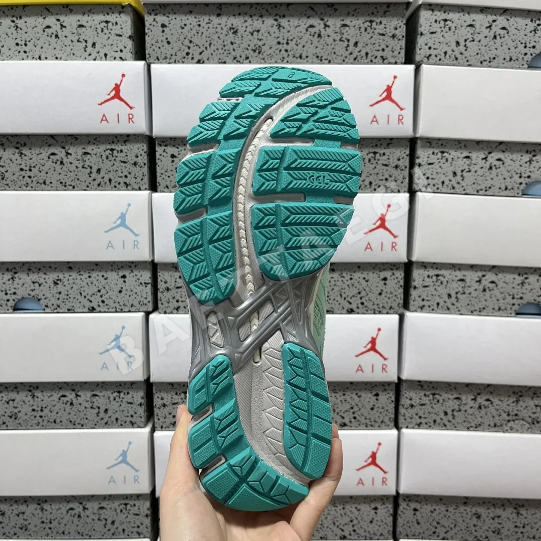 아식스 [TOP] 젤 카야노 20 1203A758-300 200421 Asics Gel-Kayano 20 Fresh Ice Baltic 상세 이미지 6