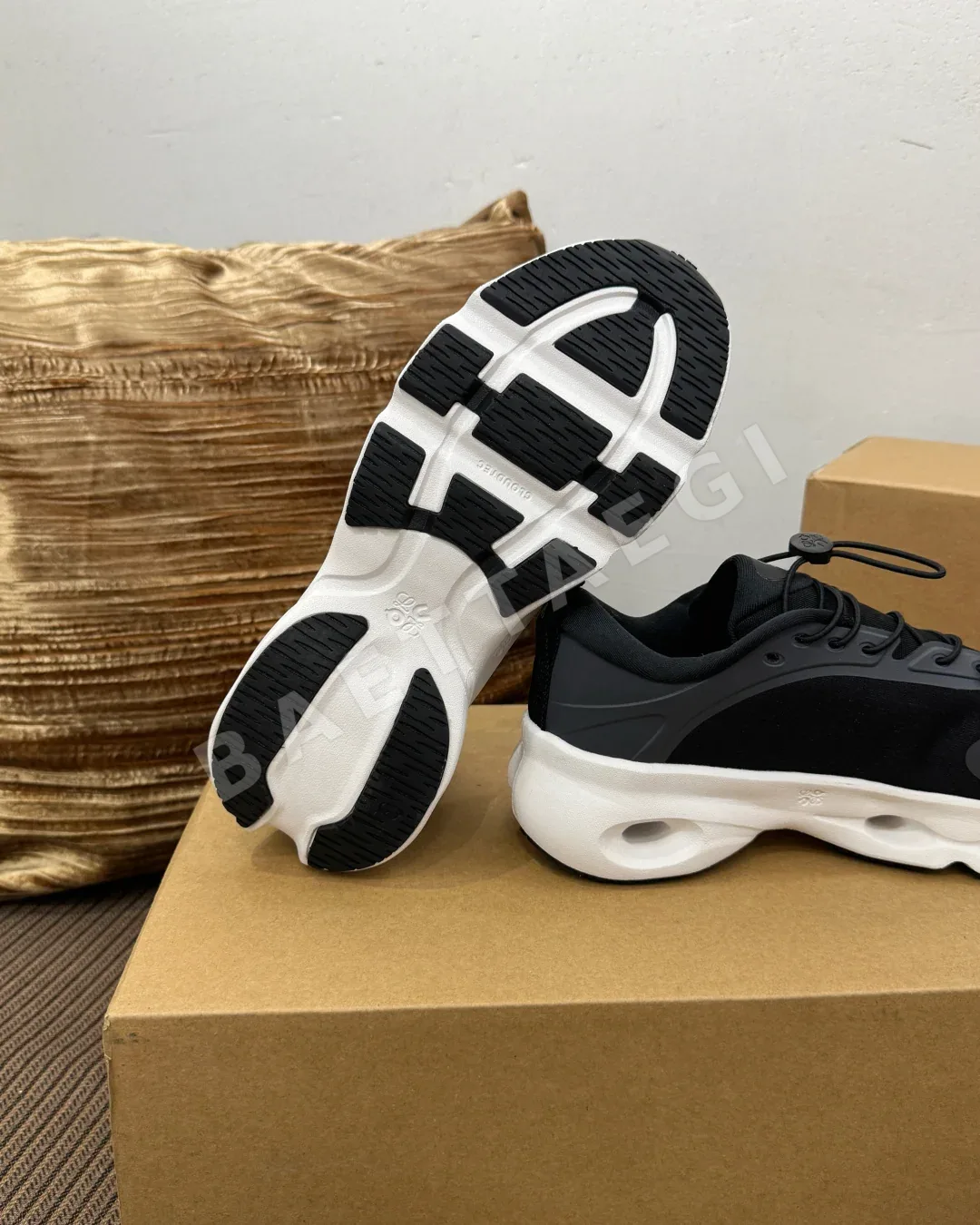 로에베 스니커즈 메시 상세 이미지 9
